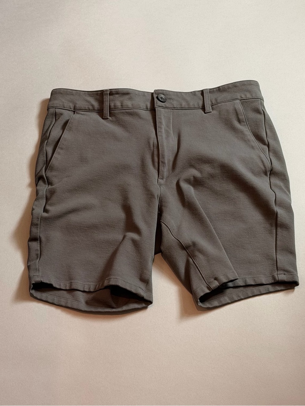 True Classic Men's Flat Front Gray Stretch Shorts - Modern Everyday Wear
